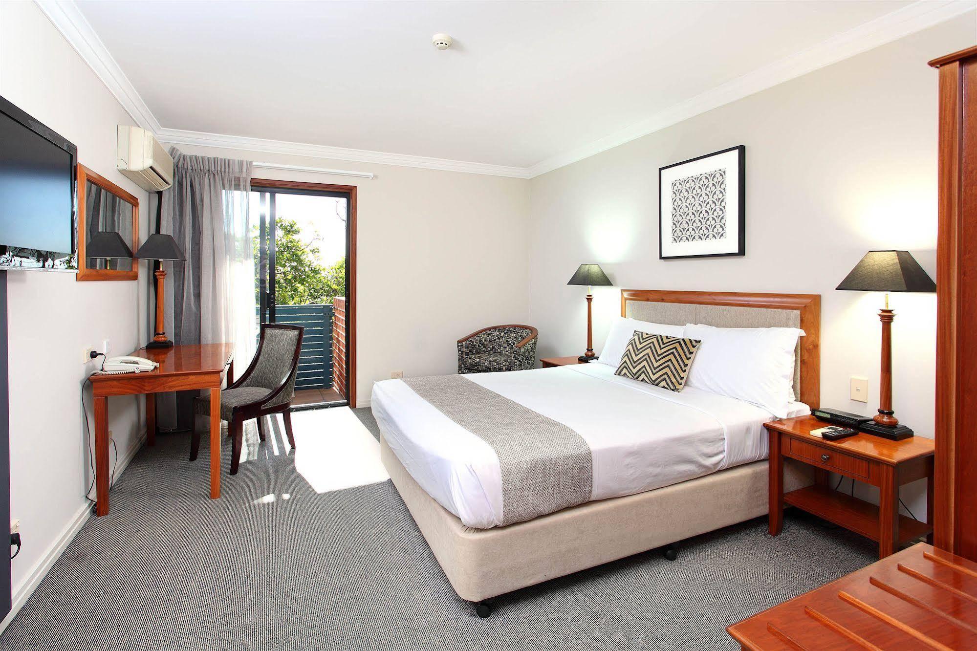 Hotel Ramada By Wyndham Brisbane Windsor Exterior foto