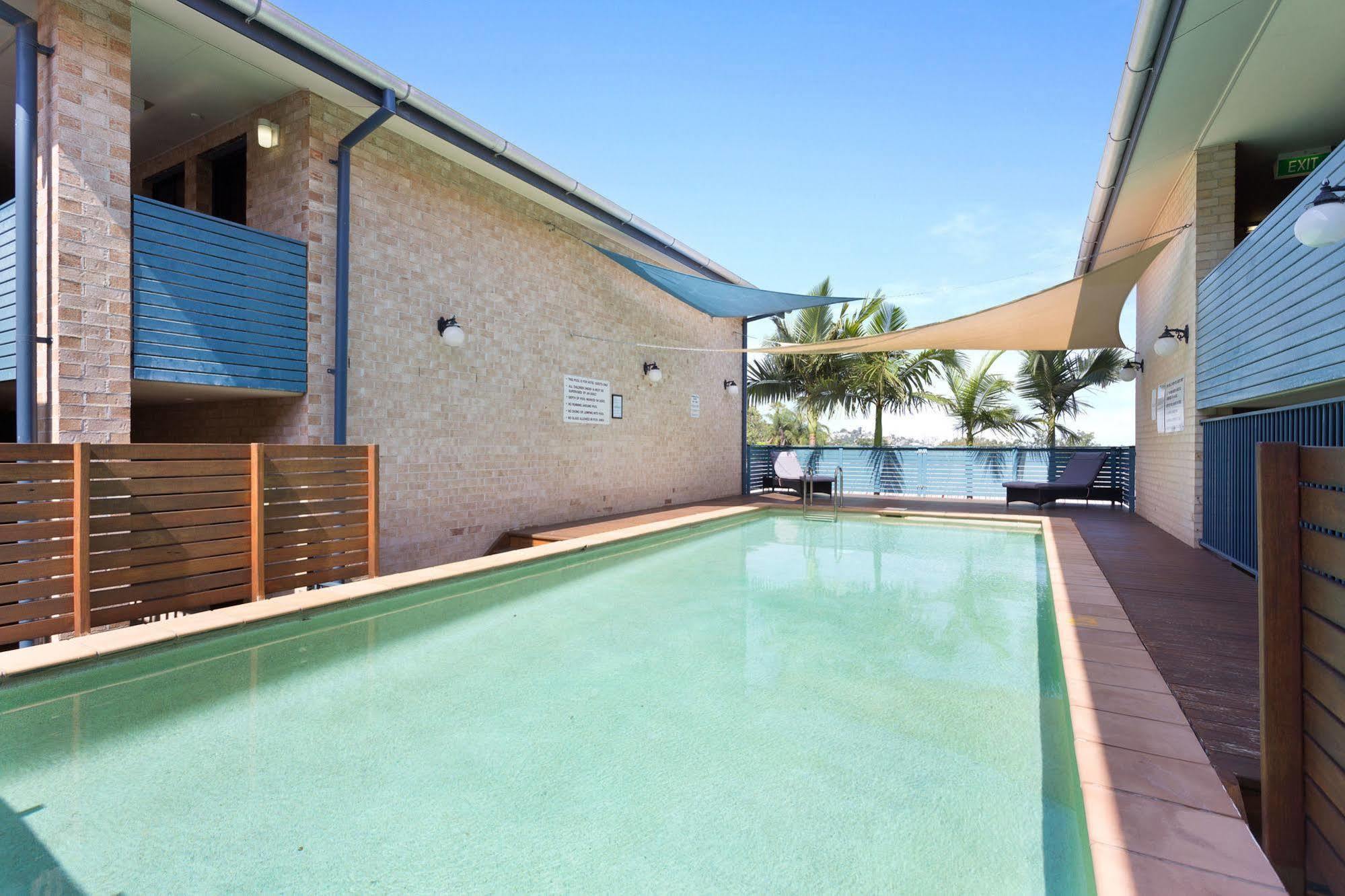 Hotel Ramada By Wyndham Brisbane Windsor Exterior foto