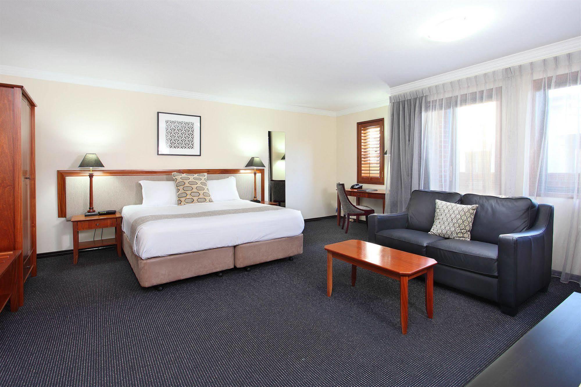 Hotel Ramada By Wyndham Brisbane Windsor Exterior foto