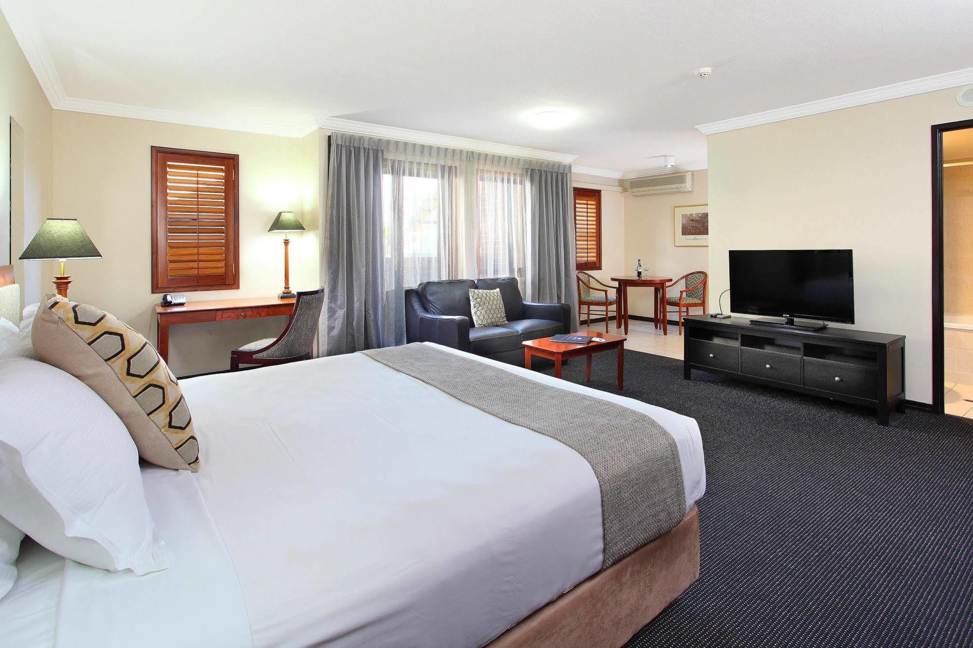 Hotel Ramada By Wyndham Brisbane Windsor Exterior foto