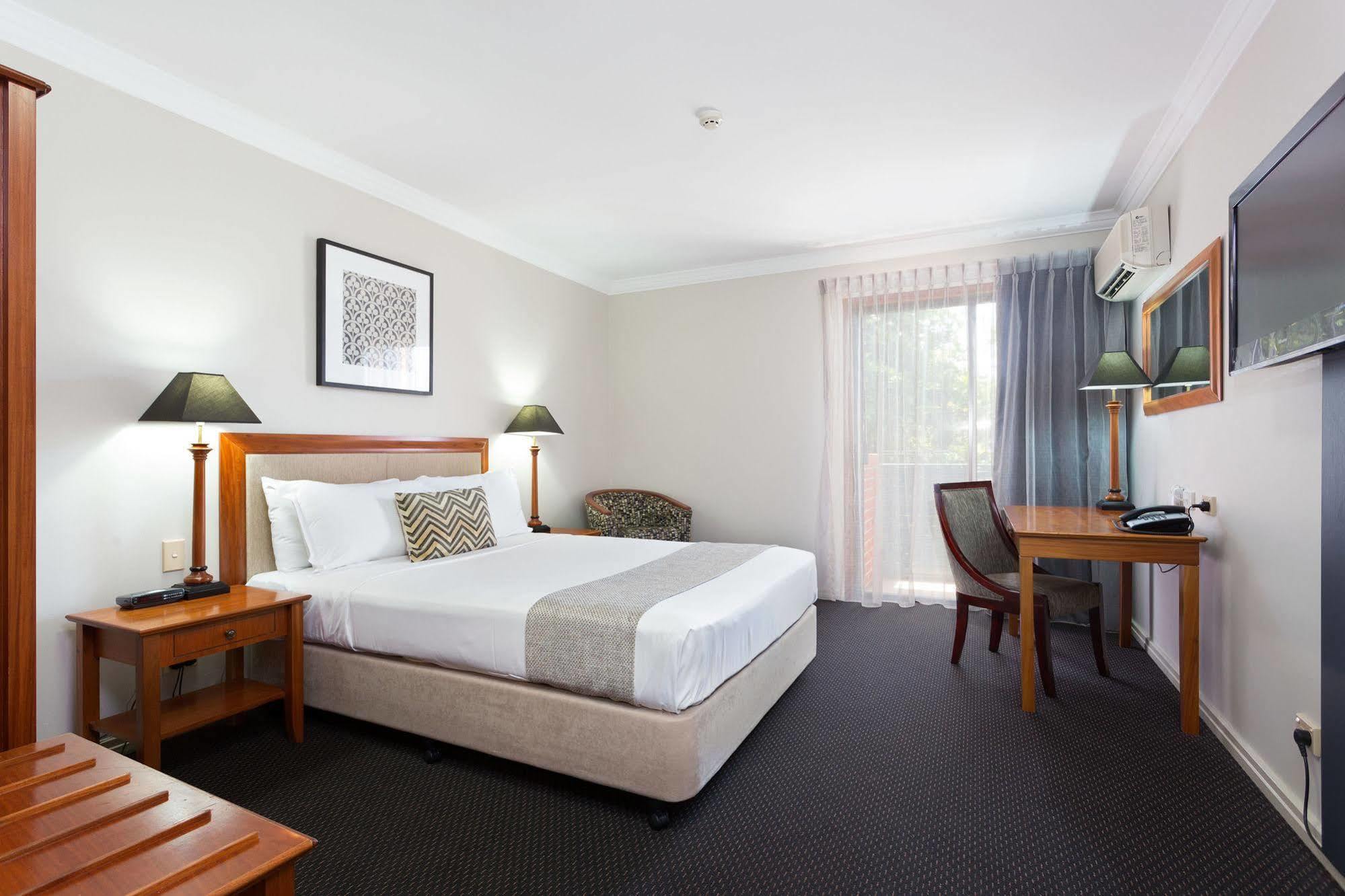 Hotel Ramada By Wyndham Brisbane Windsor Exterior foto