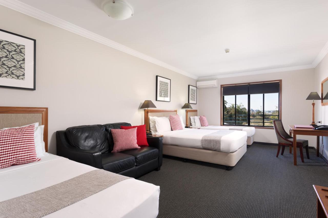 Hotel Ramada By Wyndham Brisbane Windsor Exterior foto