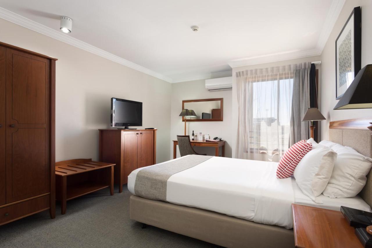 Hotel Ramada By Wyndham Brisbane Windsor Exterior foto